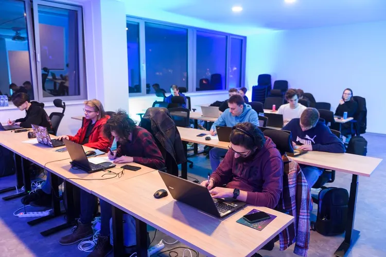 Spoločná práca na praktickom workshope v roku 2024